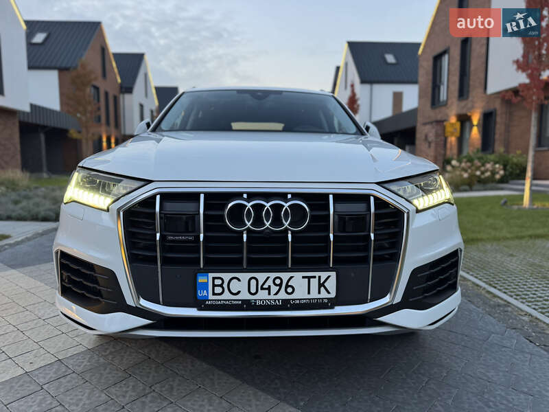 Внедорожник / Кроссовер Audi Q7 2022 в 