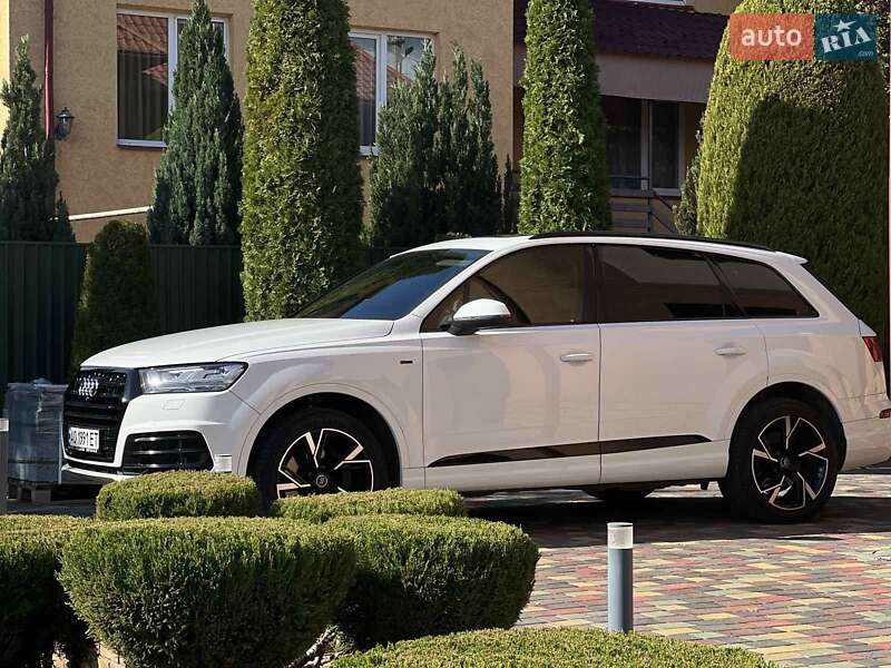Внедорожник / Кроссовер Audi Q7 2019 в Мукачево