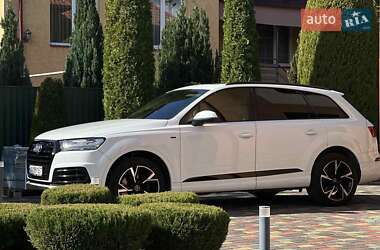 Позашляховик / Кросовер Audi Q7 2019 в 