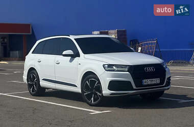 Позашляховик / Кросовер Audi Q7 2019 в 