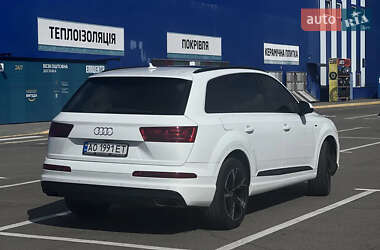 Позашляховик / Кросовер Audi Q7 2019 в 