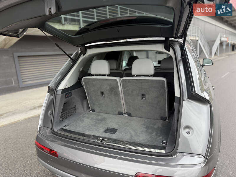 Позашляховик / Кросовер Audi Q7 2016 в Києві фото 22 Позашляховик / Кросовер Audi Q7 2016 в Києві