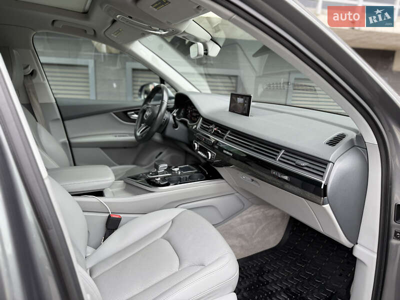 Позашляховик / Кросовер Audi Q7 2016 в Києві фото 25 Позашляховик / Кросовер Audi Q7 2016 в Києві