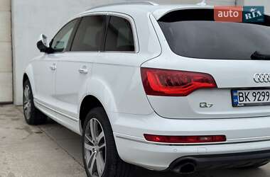 Позашляховик / Кросовер Audi Q7 2015 в 