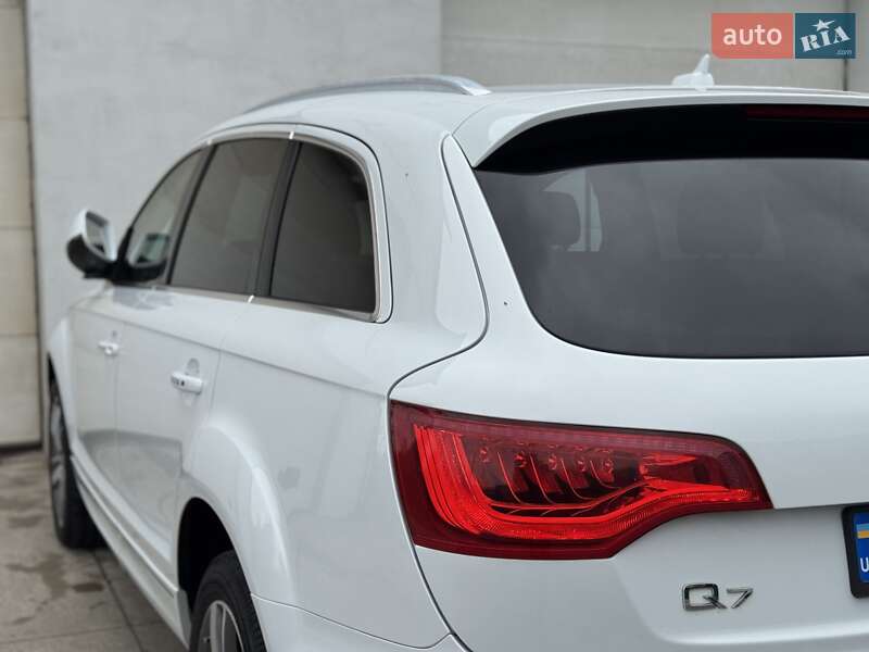 Внедорожник / Кроссовер Audi Q7 2015 в Сарнах
