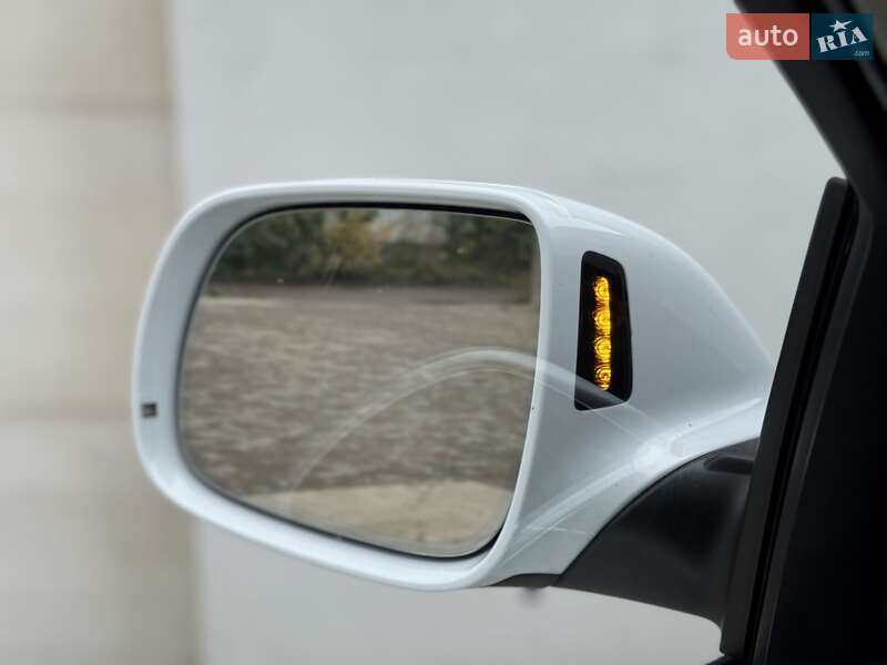 Внедорожник / Кроссовер Audi Q7 2015 в Сарнах