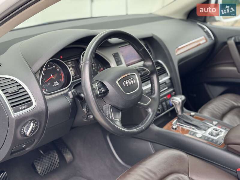Внедорожник / Кроссовер Audi Q7 2015 в Сарнах