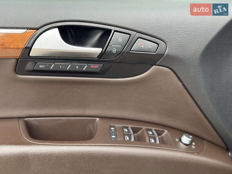 Внедорожник / Кроссовер Audi Q7 2015 в Сарнах