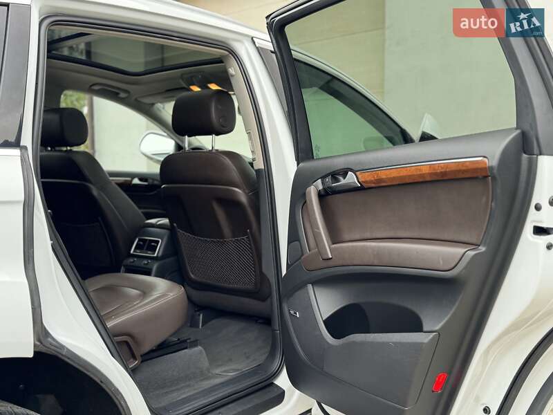 Внедорожник / Кроссовер Audi Q7 2015 в Сарнах