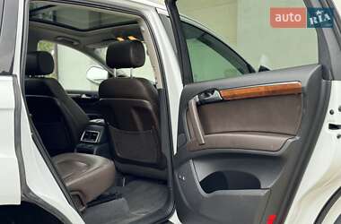 Позашляховик / Кросовер Audi Q7 2015 в 