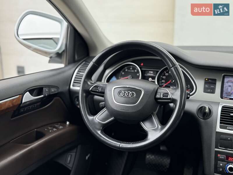 Внедорожник / Кроссовер Audi Q7 2015 в Сарнах