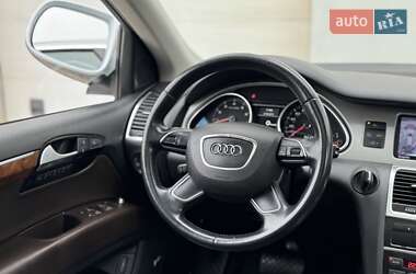Позашляховик / Кросовер Audi Q7 2015 в 