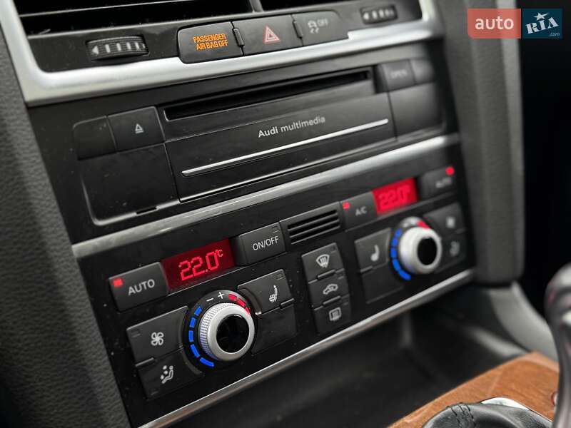 Внедорожник / Кроссовер Audi Q7 2015 в Сарнах