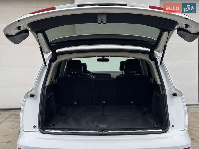 Внедорожник / Кроссовер Audi Q7 2015 в Сарнах