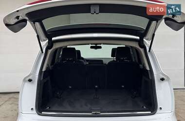 Позашляховик / Кросовер Audi Q7 2015 в 