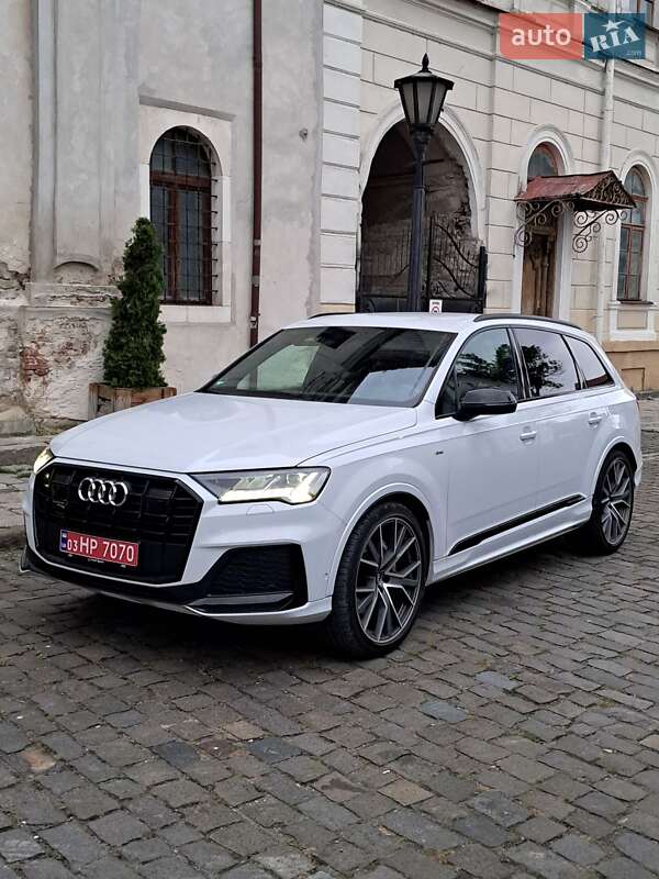 Внедорожник / Кроссовер Audi Q7 2020 в Каменец-Подольском