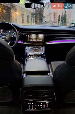 Позашляховик / Кросовер Audi Q7 2020 в 