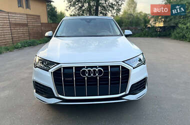 Позашляховик / Кросовер Audi Q7 2020 в 