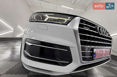 Внедорожник / Кроссовер Audi Q7 2018 в 