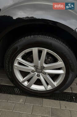 Позашляховик / Кросовер Audi Q7 2010 в 