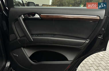 Позашляховик / Кросовер Audi Q7 2010 в 