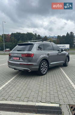 Позашляховик / Кросовер Audi Q7 2017 в 