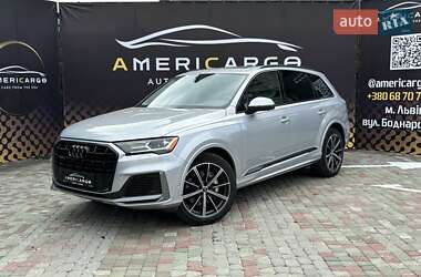 Позашляховик / Кросовер Audi Q7 2020 в 