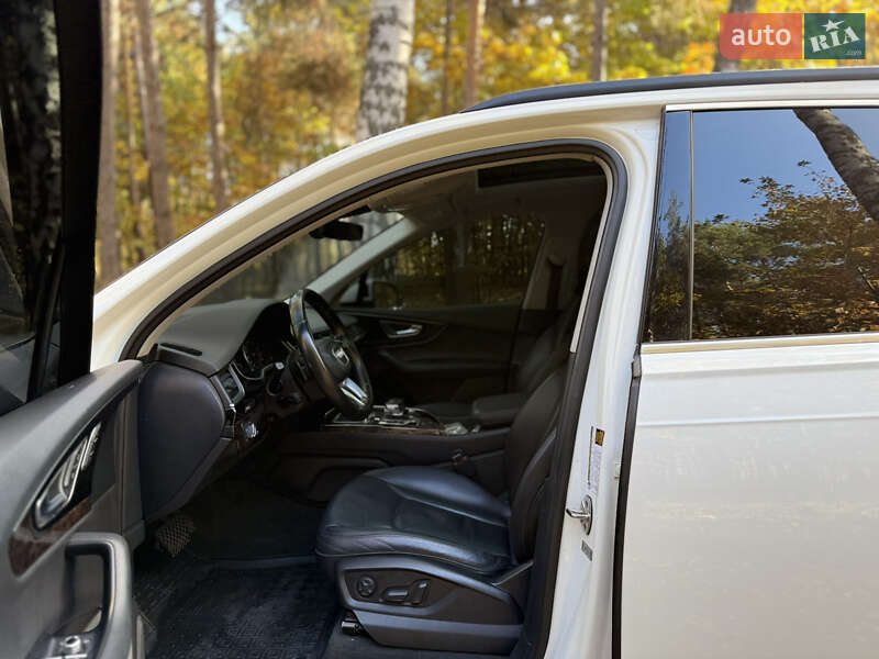 Позашляховик / Кросовер Audi Q7 2017 в Полтаві