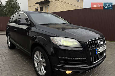 Позашляховик / Кросовер Audi Q7 2010 в 