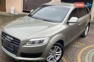 Позашляховик / Кросовер Audi Q7 2007 в 