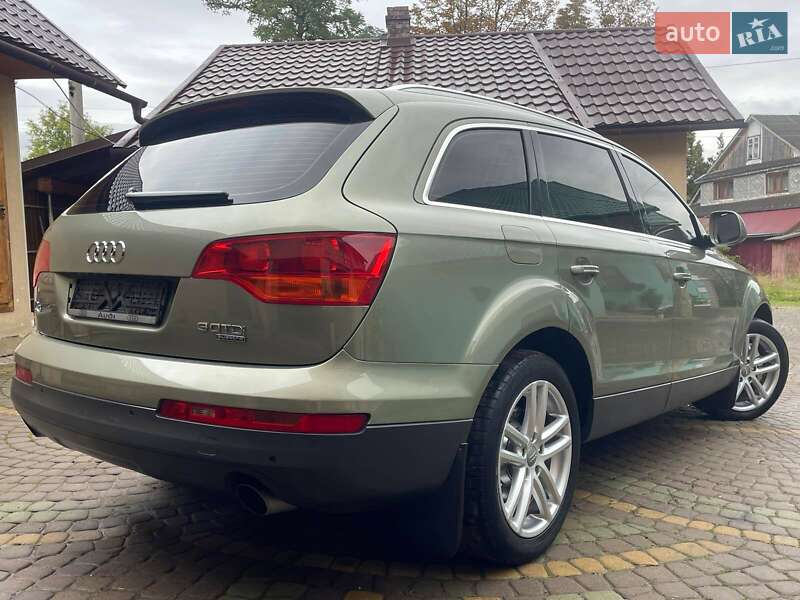 Позашляховик / Кросовер Audi Q7 2007 в 