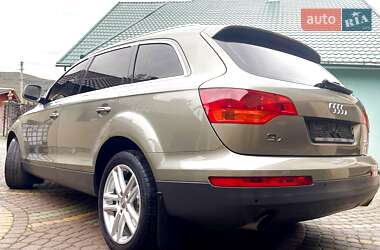 Позашляховик / Кросовер Audi Q7 2007 в 