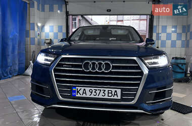 Внедорожник / Кроссовер Audi Q7 2018 в 