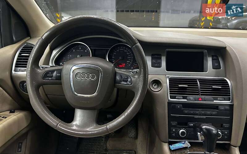 Позашляховик / Кросовер Audi Q7 2007 в Чернівцях