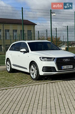 Позашляховик / Кросовер Audi Q7 2017 в 