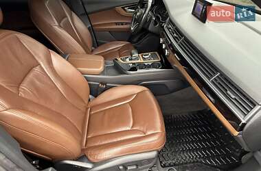 Позашляховик / Кросовер Audi Q7 2016 в 