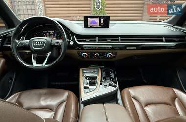 Позашляховик / Кросовер Audi Q7 2016 в 