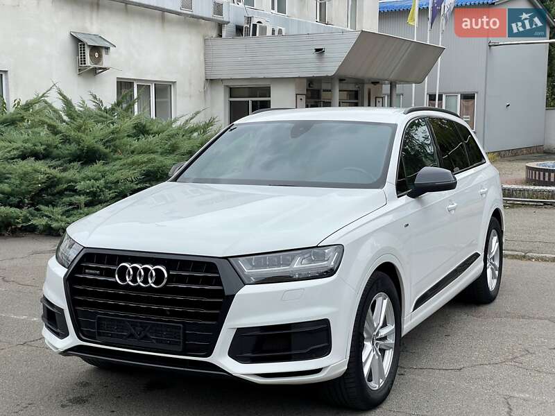 Внедорожник / Кроссовер Audi Q7 2019 в Киеве