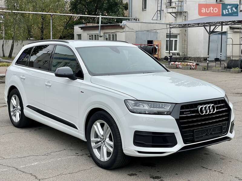 Внедорожник / Кроссовер Audi Q7 2019 в Киеве