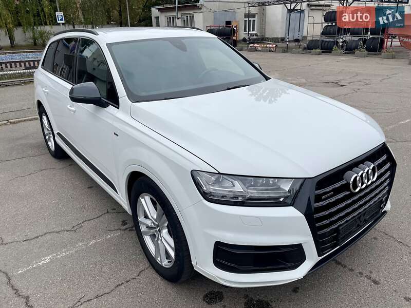 Внедорожник / Кроссовер Audi Q7 2019 в Киеве