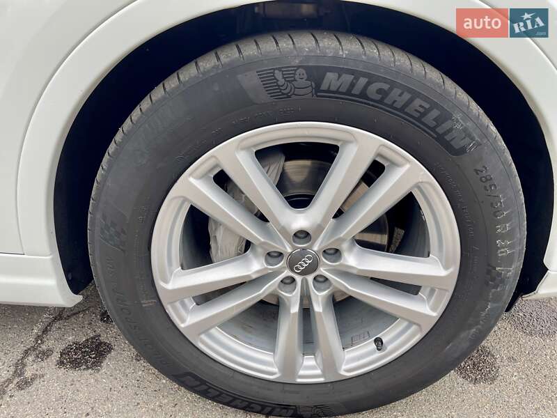 Внедорожник / Кроссовер Audi Q7 2019 в Киеве