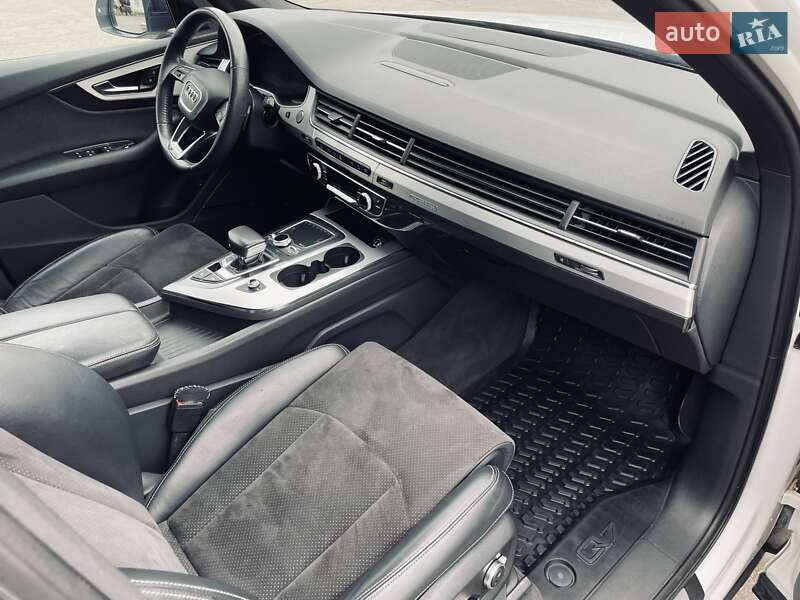 Внедорожник / Кроссовер Audi Q7 2019 в Киеве