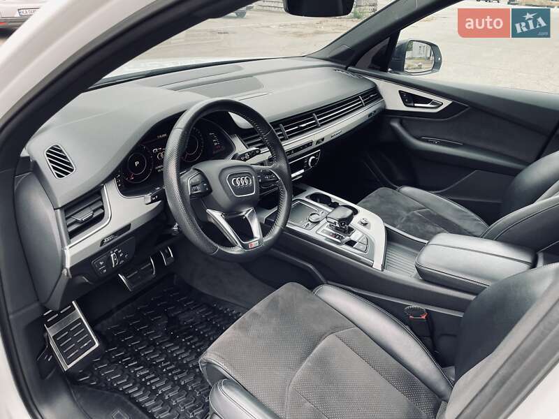 Внедорожник / Кроссовер Audi Q7 2019 в Киеве