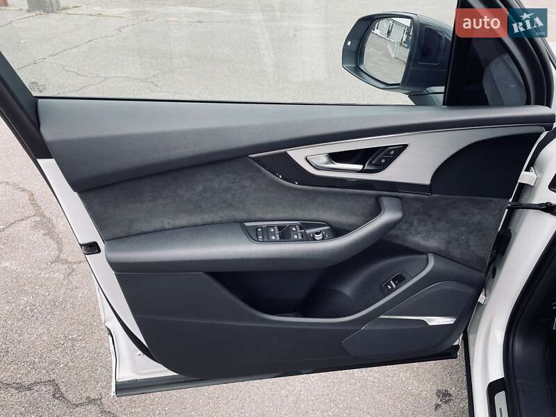 Внедорожник / Кроссовер Audi Q7 2019 в Киеве