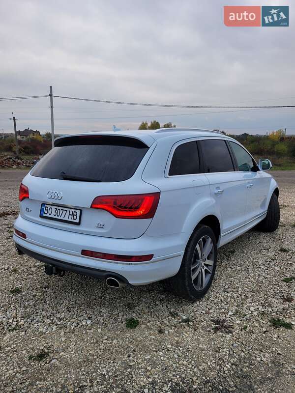 Позашляховик / Кросовер Audi Q7 2015 в Волочиську