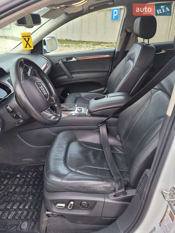 Позашляховик / Кросовер Audi Q7 2015 в Волочиську