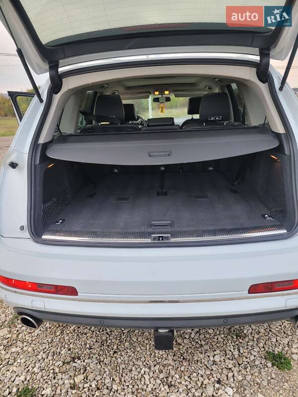 Позашляховик / Кросовер Audi Q7 2015 в Волочиську