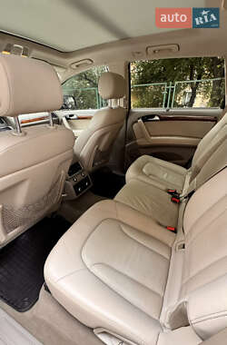 Позашляховик / Кросовер Audi Q7 2014 в 