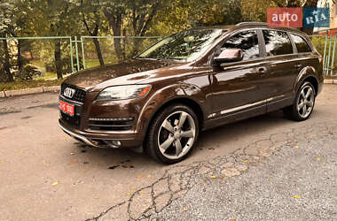 Позашляховик / Кросовер Audi Q7 2014 в 