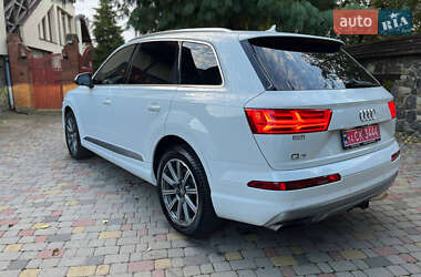 Позашляховик / Кросовер Audi Q7 2016 в 